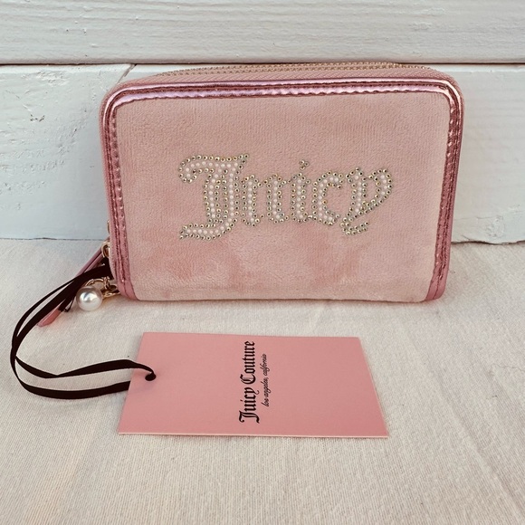 Juicy Couture Pink Velvet Clutch - Picture 1 of 5